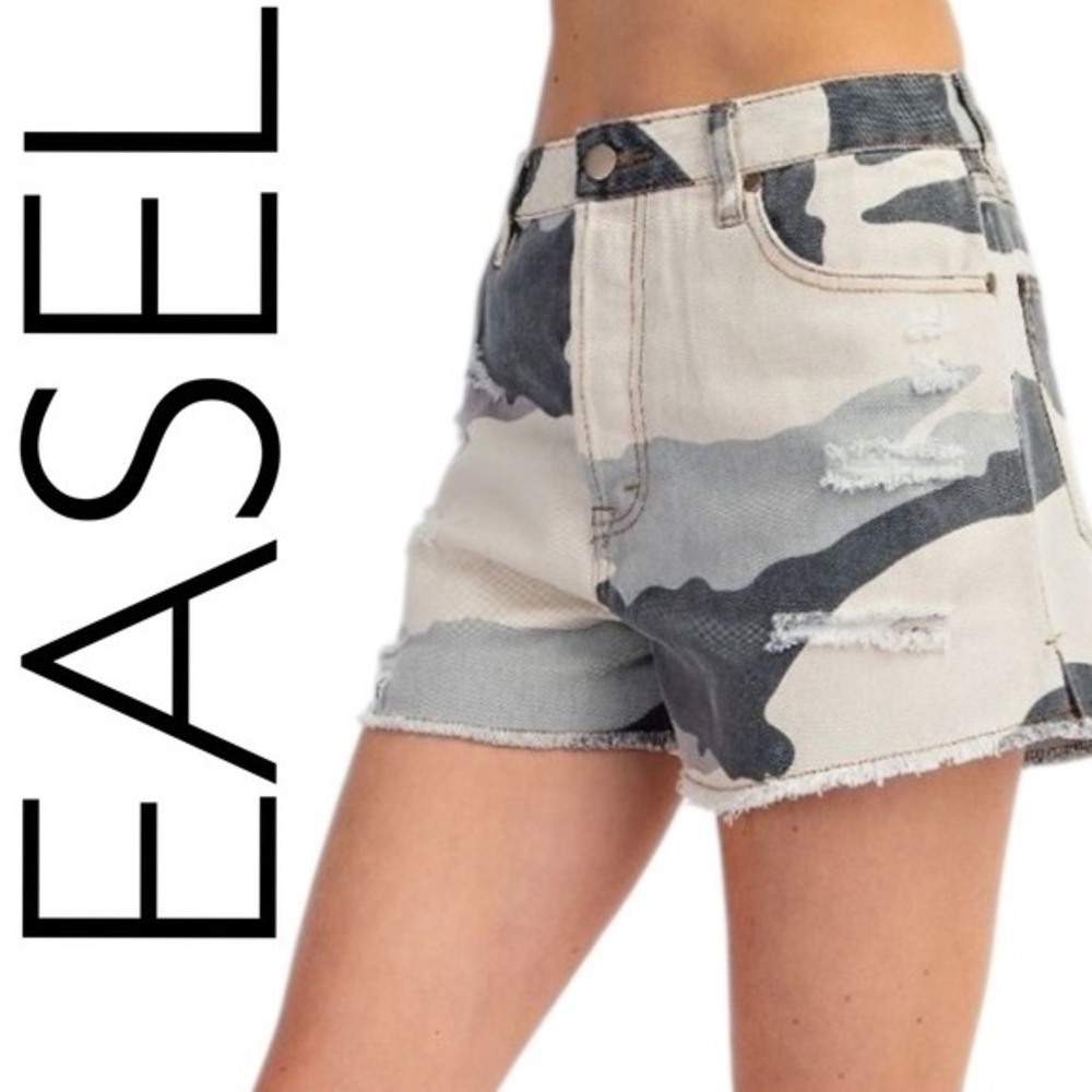 Easel Camouflage Distressed Denim Shorts High Waisted Raw Hem Med NWT